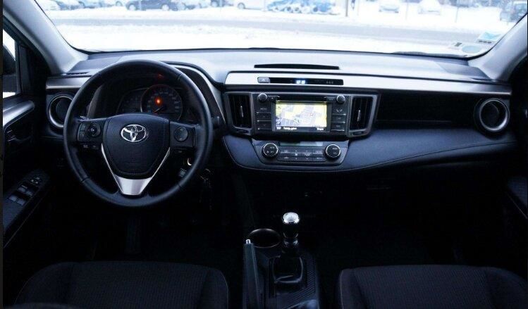 Продам Toyota Rav 4 2013 года в Львове
