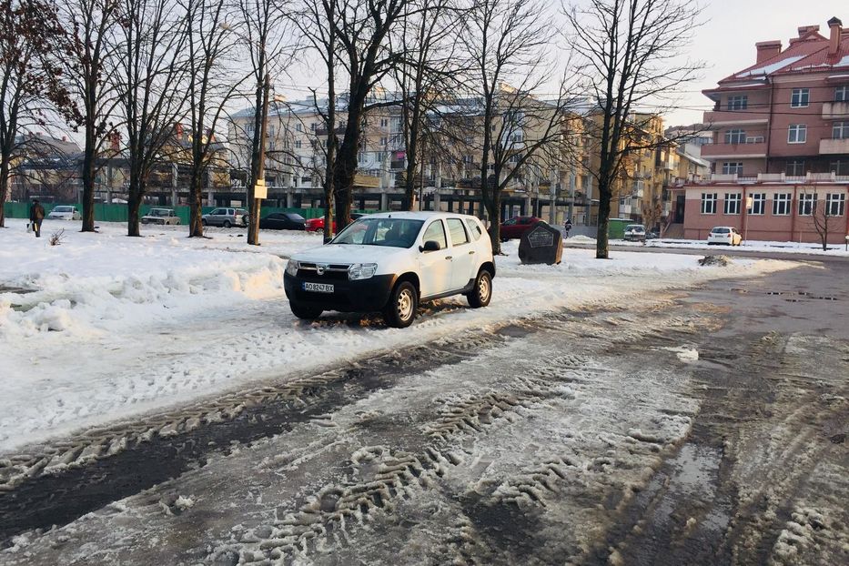 Продам Dacia Duster 1.6 бензин кінець 2011 року 2011 года в Ужгороде