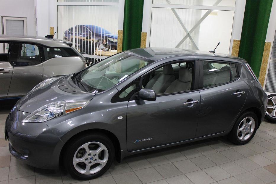 Продам Nissan Leaf 2014 года в Киеве