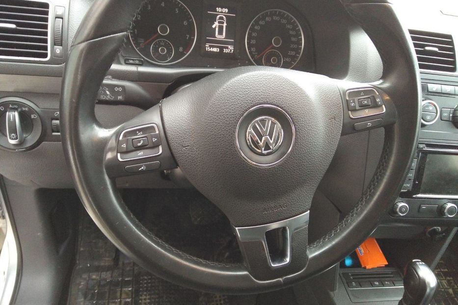 Продам Volkswagen Touran 2014 года в Харькове
