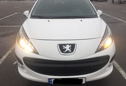 Продам Peugeot 207 2010 года в Киеве