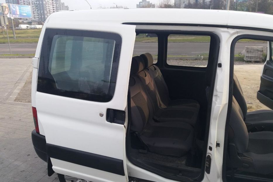 Продам Citroen Berlingo пасс. 2005 года в Львове