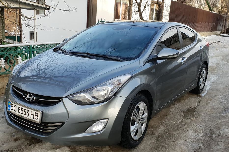 Продам Hyundai Elantra 2012 года в Черновцах