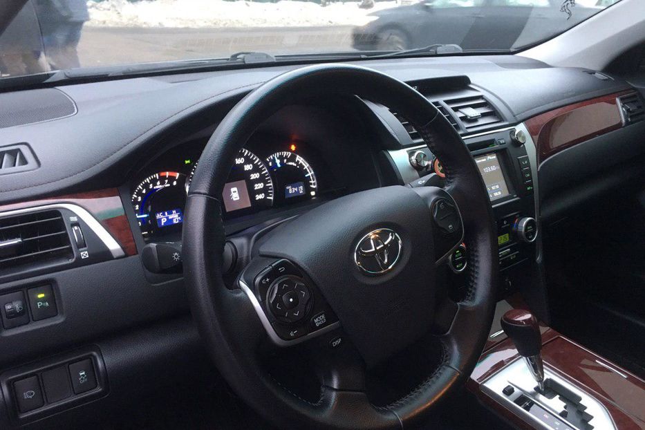 Продам Toyota Camry 50 2014 года в Киеве