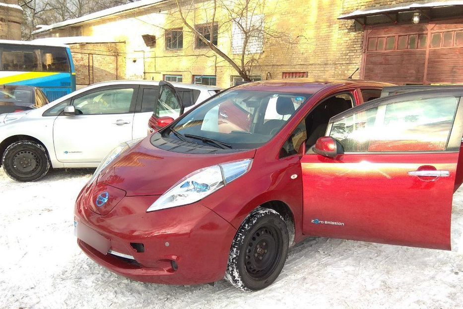 Продам Nissan Leaf S 2015 года в Киеве