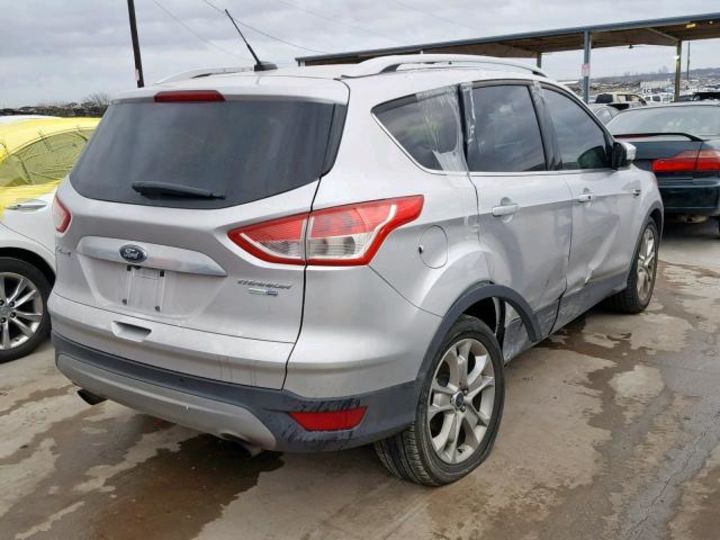 Продам Ford Escape 2016 года в Харькове