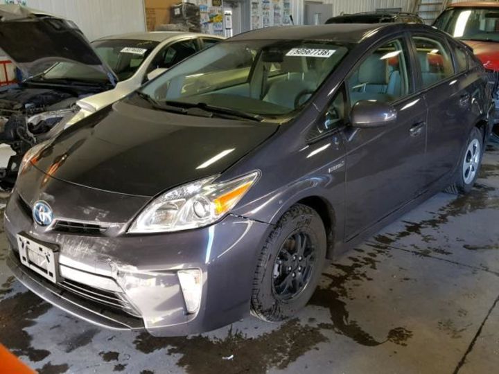 Продам Toyota Prius 2015 года в Харькове