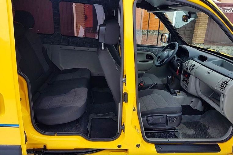 Продам Renault Kangoo пасс. 2006 года в г. Зеньков, Полтавская область