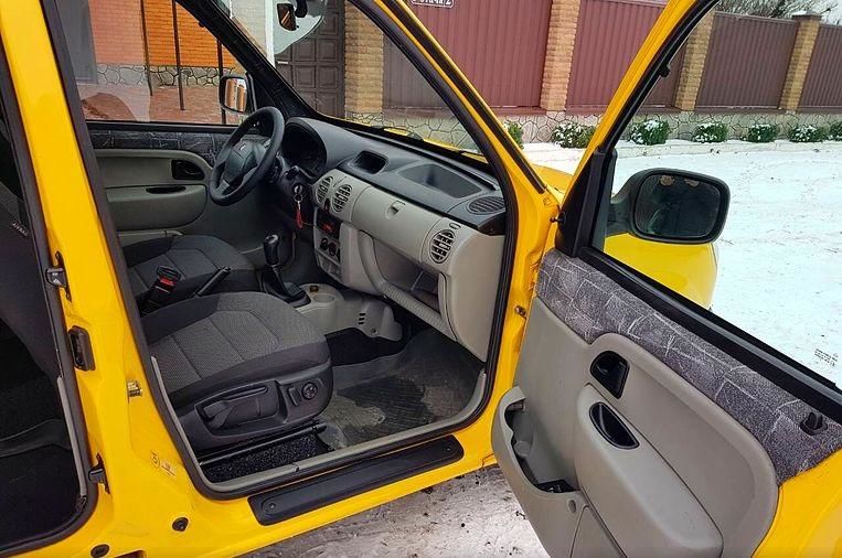 Продам Renault Kangoo пасс. 2006 года в г. Зеньков, Полтавская область