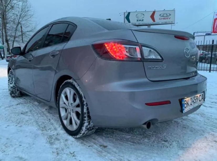 Продам Mazda 3 2011 года в Киеве