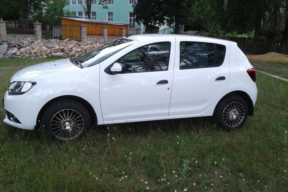 Продам Renault Sandero 2013 года в Луцке