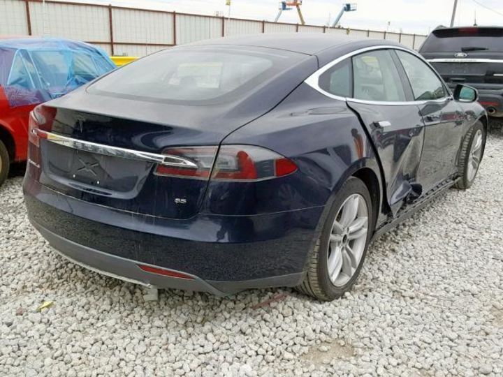 Продам Tesla Model S 2014 года в Харькове
