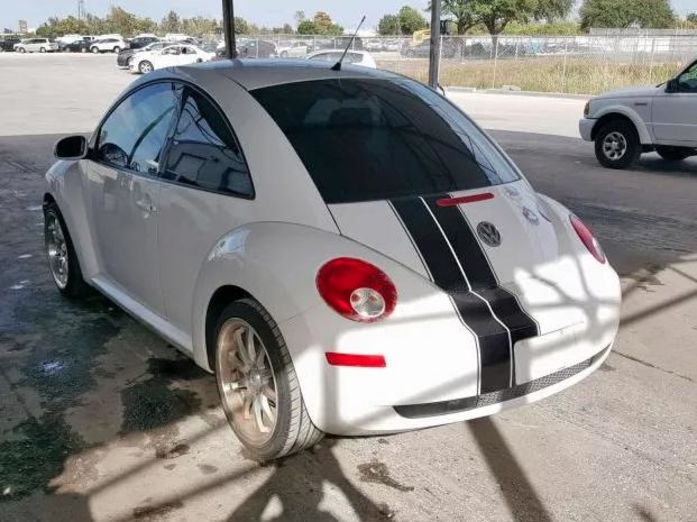 Продам Volkswagen New Beetle 2009 года в Киеве