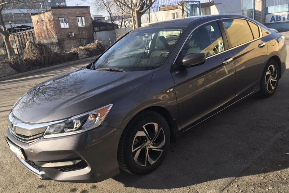 Продам Honda Accord LX 2016 года в Киеве