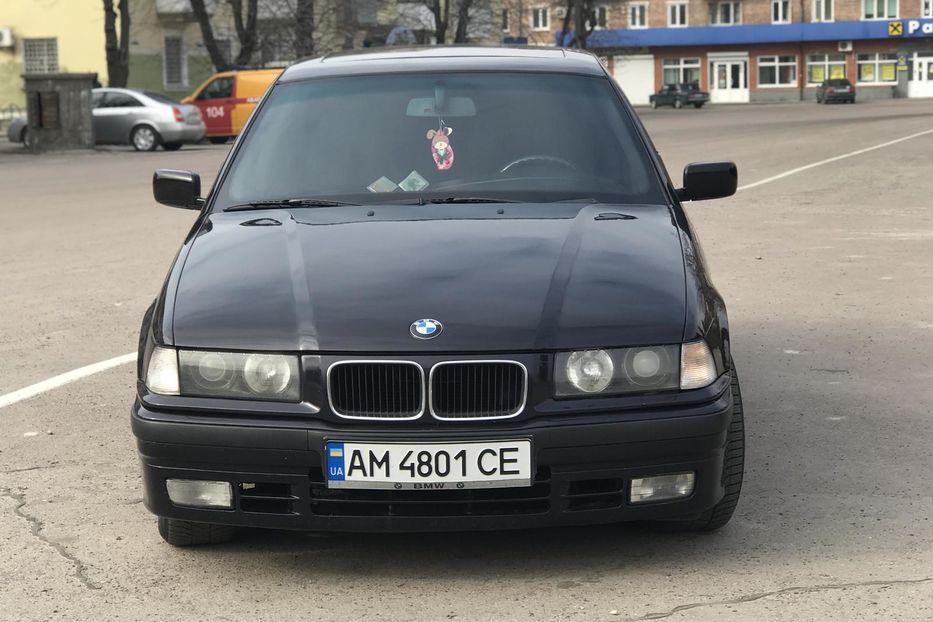 Продам BMW 320 1993 года в г. Коростень, Житомирская область