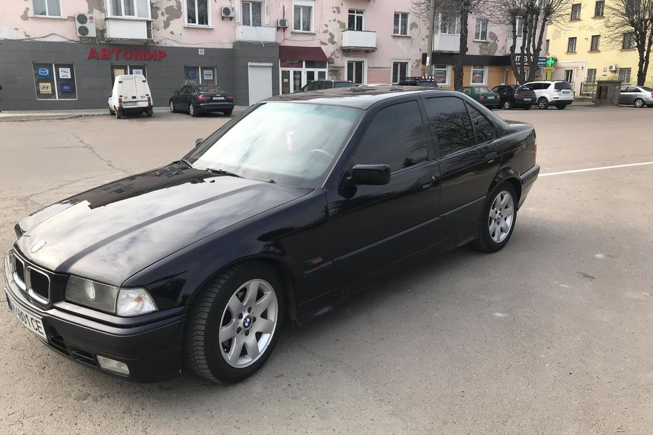 Продам BMW 320 1993 года в г. Коростень, Житомирская область