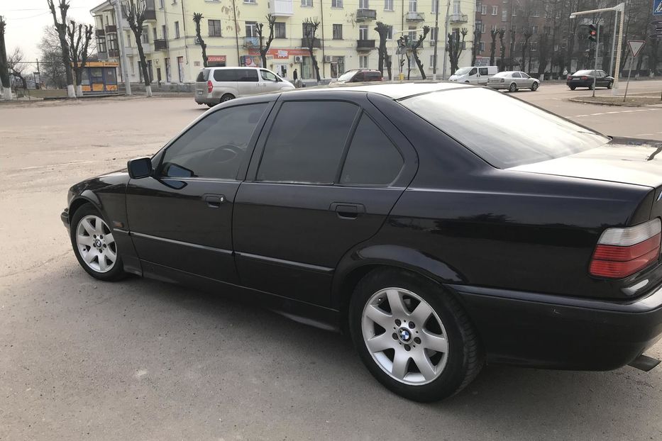 Продам BMW 320 1993 года в г. Коростень, Житомирская область