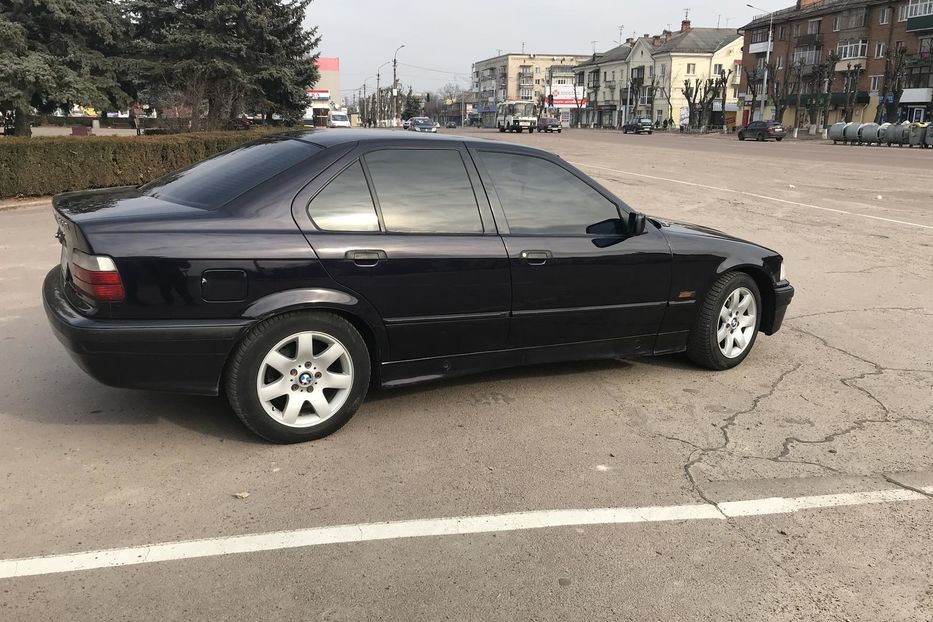 Продам BMW 320 1993 года в г. Коростень, Житомирская область