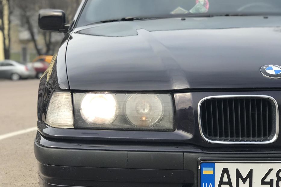 Продам BMW 320 1993 года в г. Коростень, Житомирская область