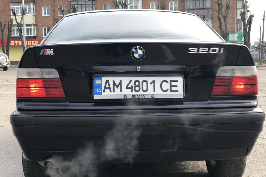 Продам BMW 320 1993 года в г. Коростень, Житомирская область