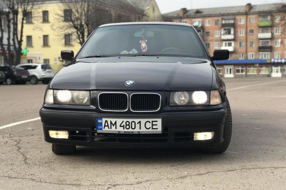 Продам BMW 320 1993 года в г. Коростень, Житомирская область