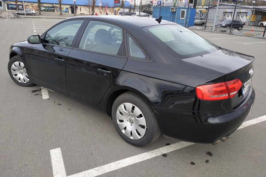 Продам Audi A4 B8 2009 года в Киеве