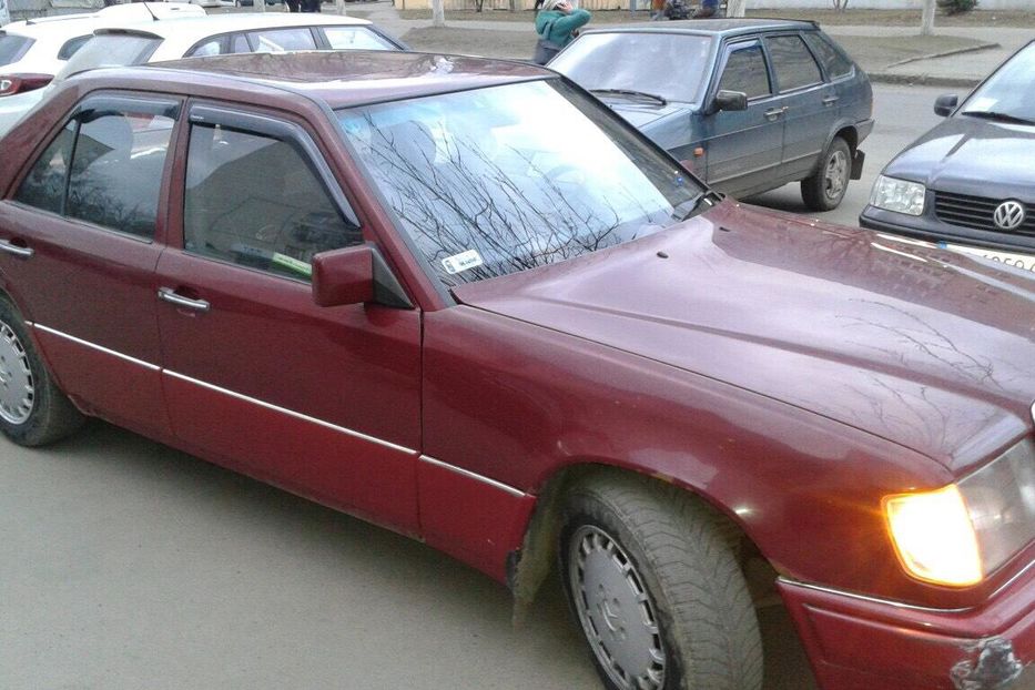 Продам Mercedes-Benz 230 1989 года в Луцке