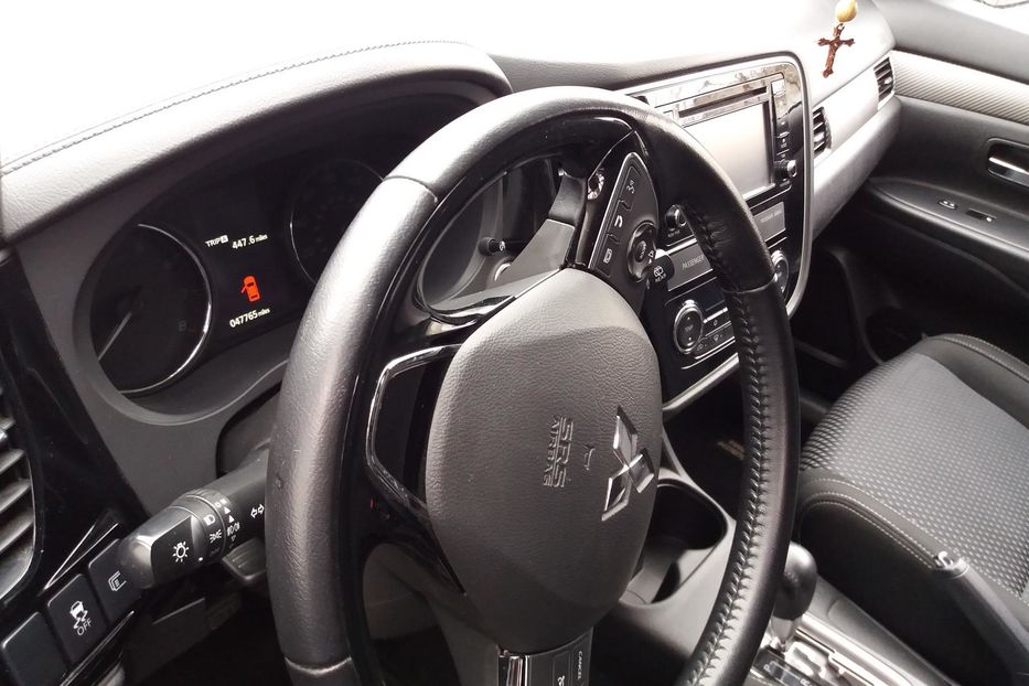Продам Mitsubishi Outlander SE 2015 года в Днепре
