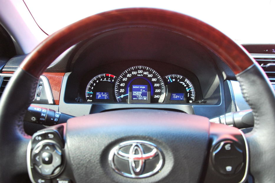 Продам Toyota Camry FULL 2012 года в Киеве