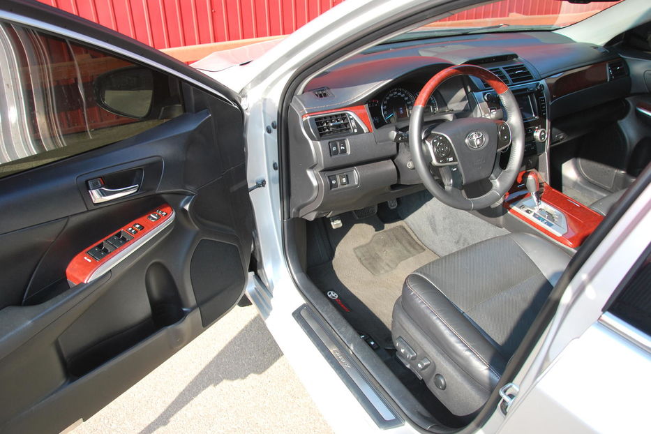 Продам Toyota Camry FULL 2012 года в Киеве
