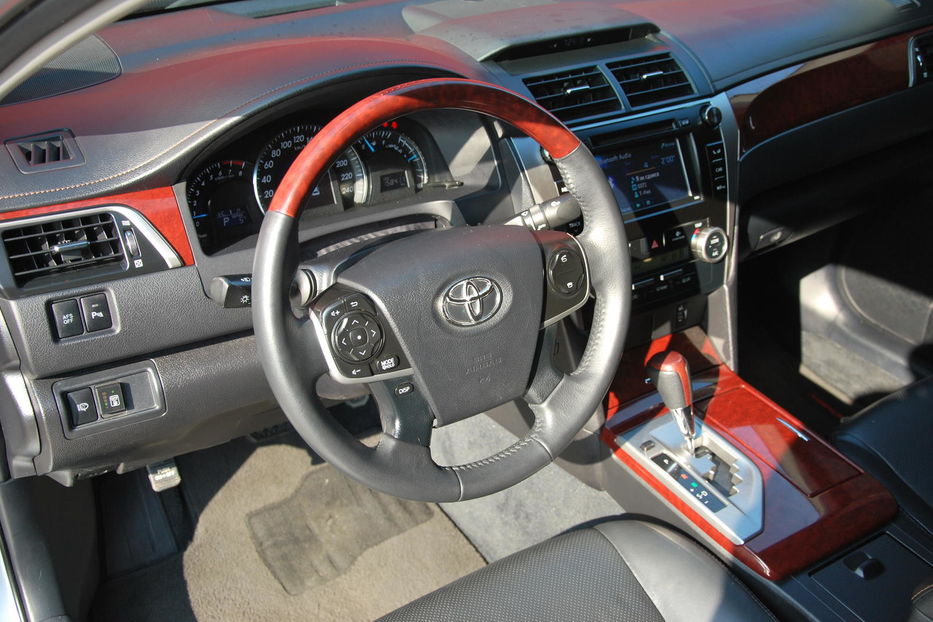 Продам Toyota Camry FULL 2012 года в Киеве