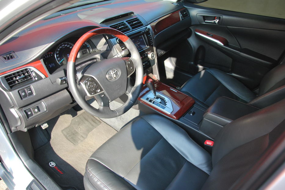 Продам Toyota Camry FULL 2012 года в Киеве
