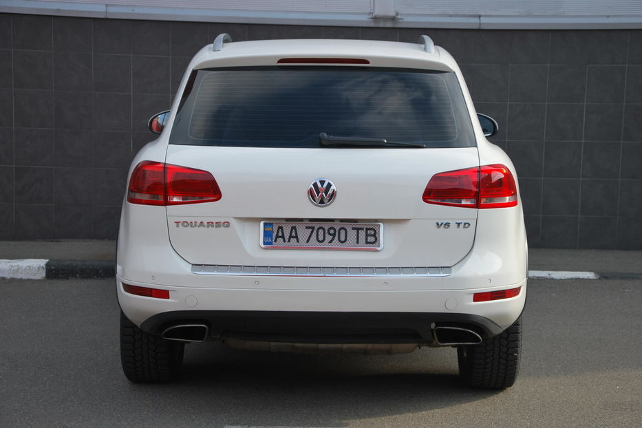 Продам Volkswagen Touareg 2011 года в Киеве