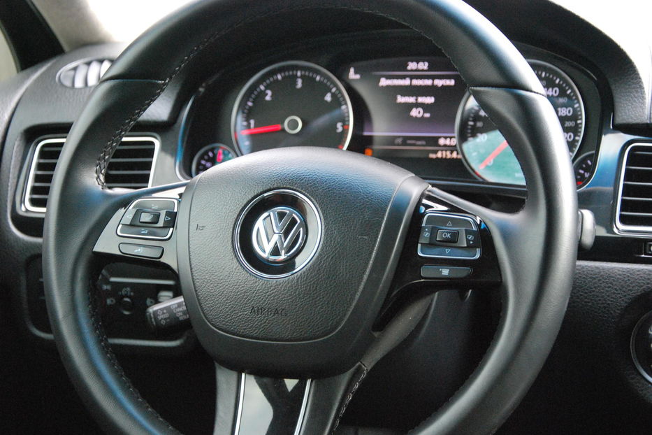 Продам Volkswagen Touareg 2011 года в Киеве