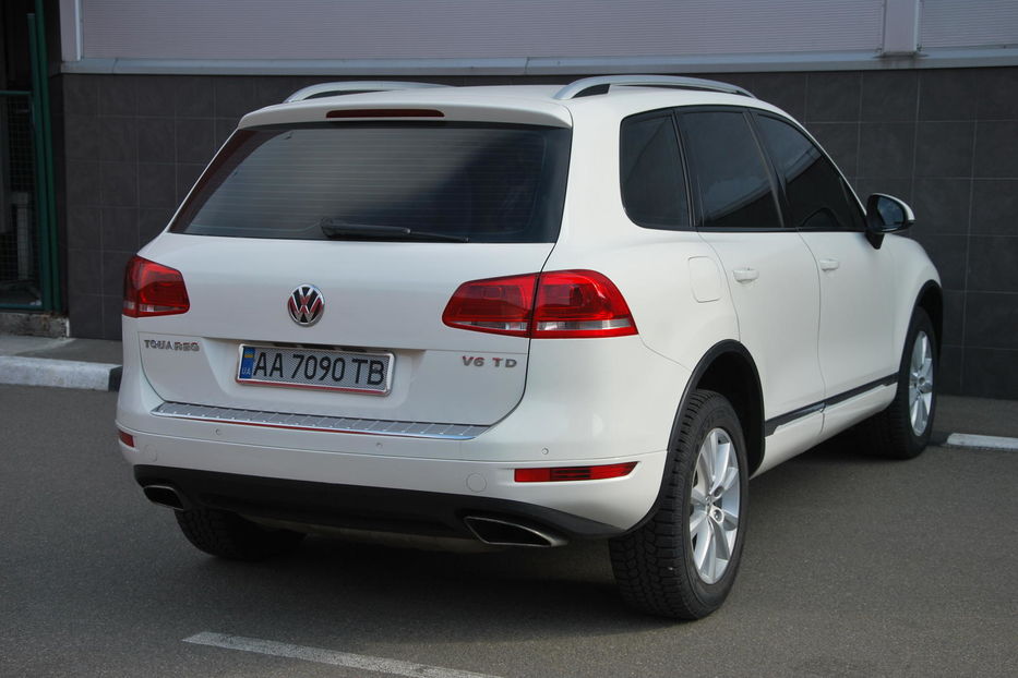 Продам Volkswagen Touareg 2011 года в Киеве
