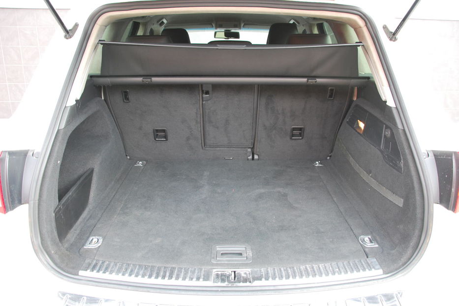 Продам Volkswagen Touareg 2011 года в Киеве