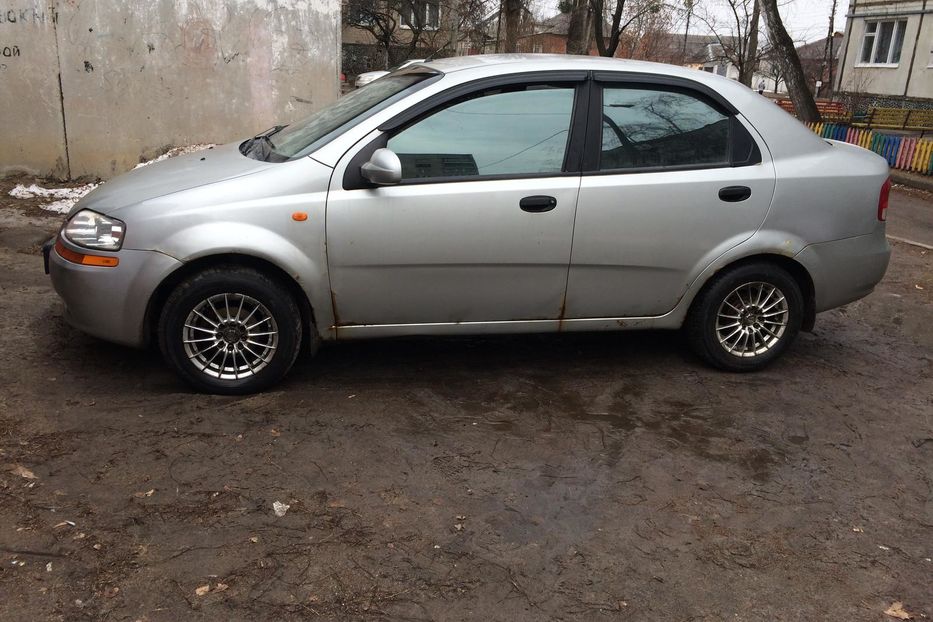 Продам Chevrolet Aveo 2004 года в Харькове