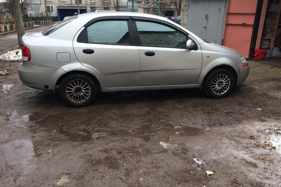 Продам Chevrolet Aveo 2004 года в Харькове