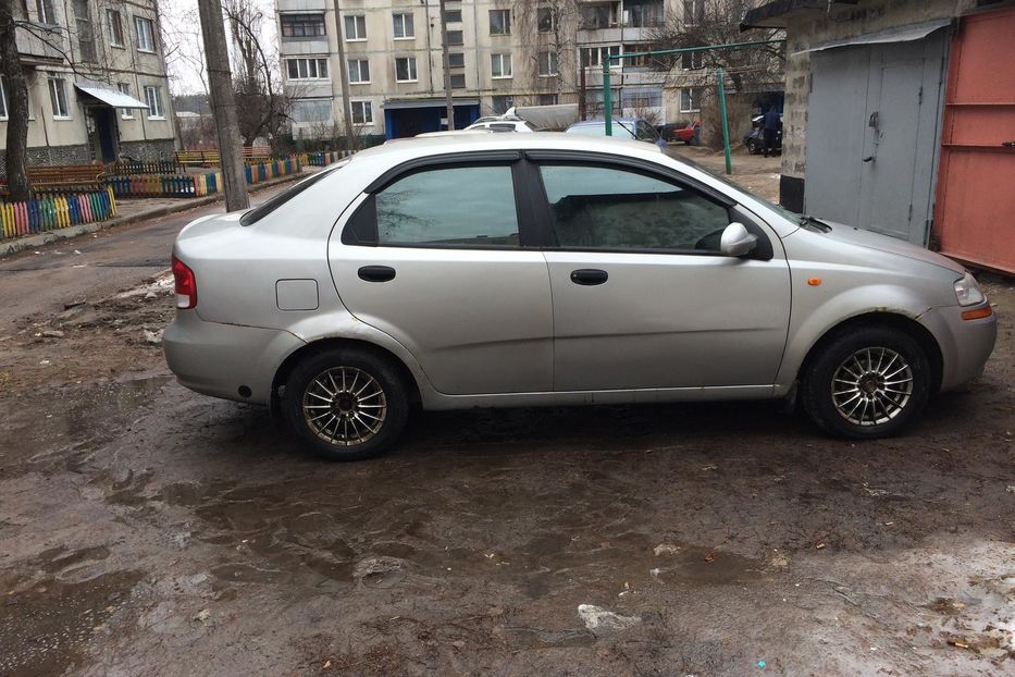 Продам Chevrolet Aveo 2004 года в Харькове