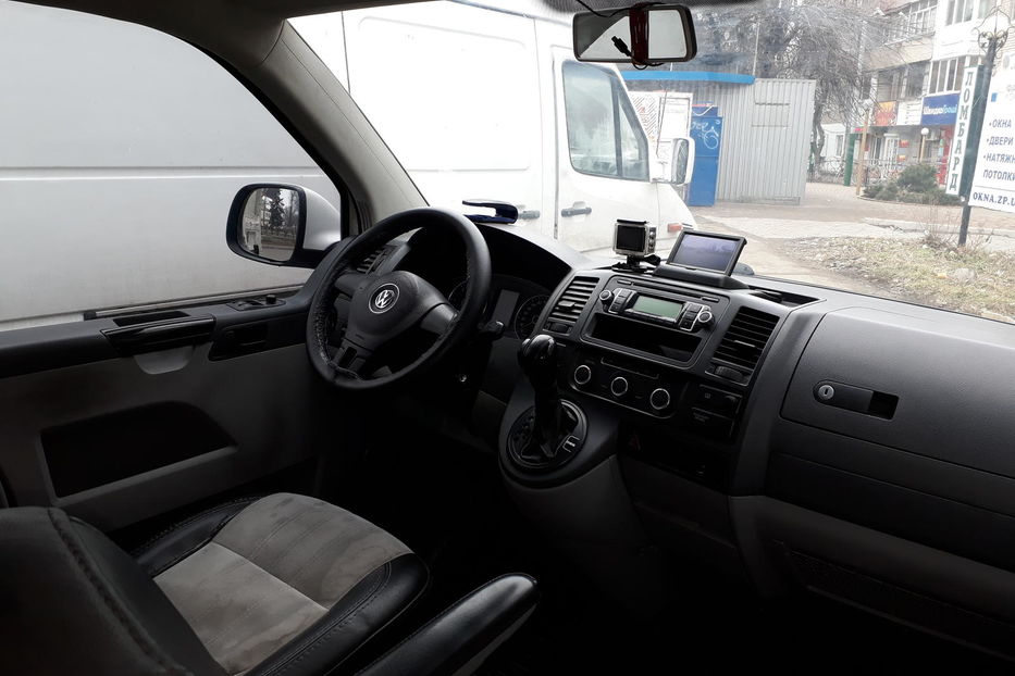 Продам Volkswagen T6 (Transporter) пасс. 2010 года в Днепре