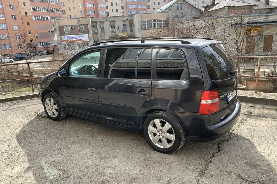 Продам Volkswagen Touran 7-и місний 2003 года в Ивано-Франковске