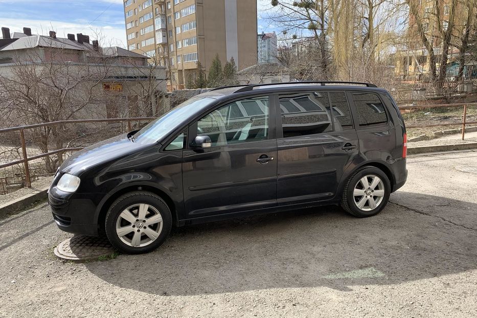 Продам Volkswagen Touran 7-и місний 2003 года в Ивано-Франковске