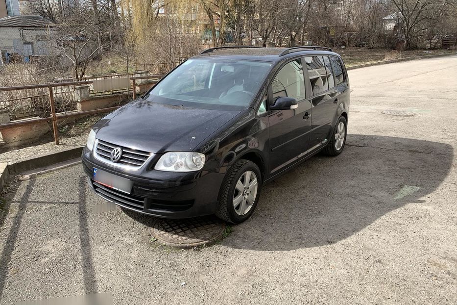 Продам Volkswagen Touran 7-и місний 2003 года в Ивано-Франковске