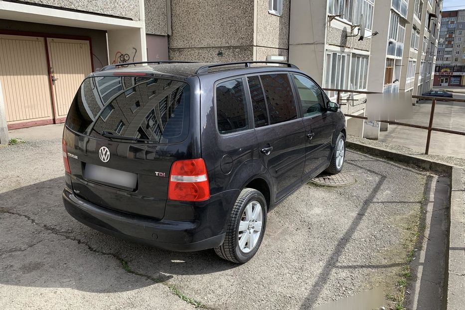 Продам Volkswagen Touran 7-и місний 2003 года в Ивано-Франковске