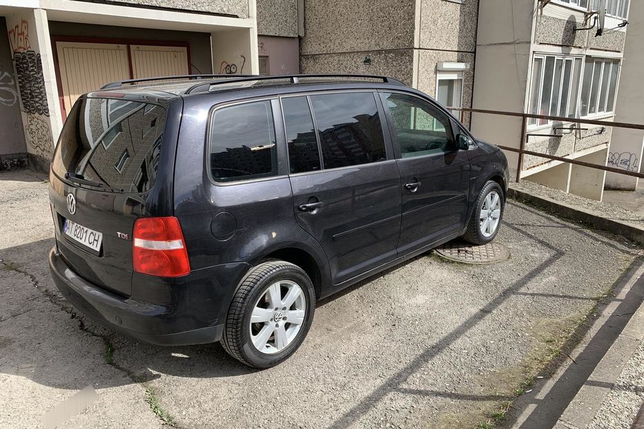 Продам Volkswagen Touran 7-и місний 2003 года в Ивано-Франковске