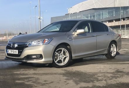 Продам Honda Accord Plug-In Hybrid 2014 года в Киеве