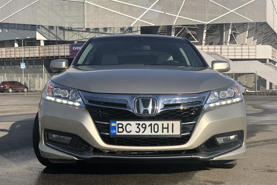 Продам Honda Accord Plug-In Hybrid 2014 года в Киеве