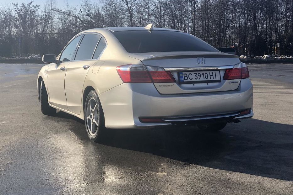 Продам Honda Accord Plug-In Hybrid 2014 года в Киеве