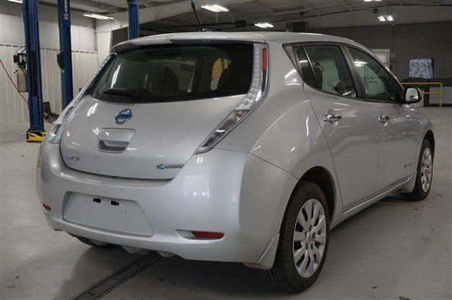 Продам Nissan Leaf 2013 года в Днепре