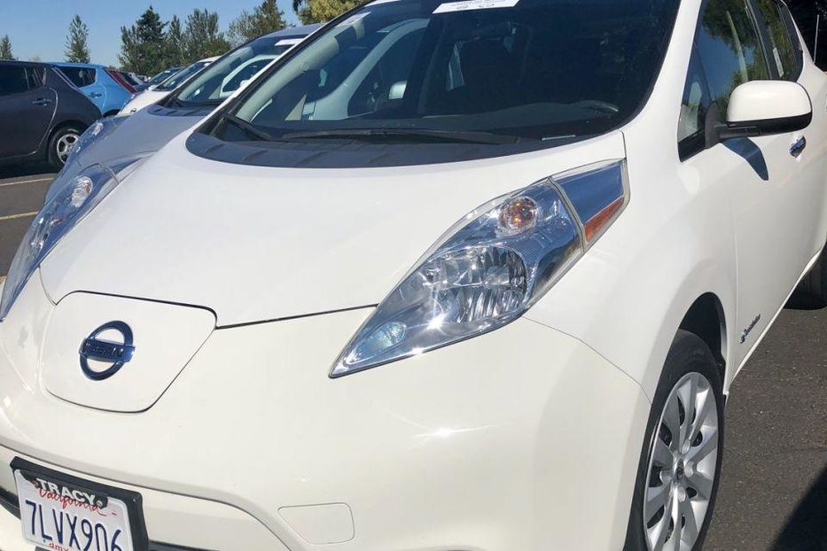 Продам Nissan Leaf 2015 года в Киеве